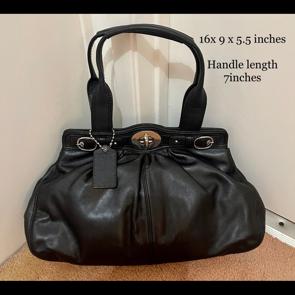 Rarely used coach shoulder bag